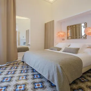 Anakena House Bed & Breakfast Barcelona